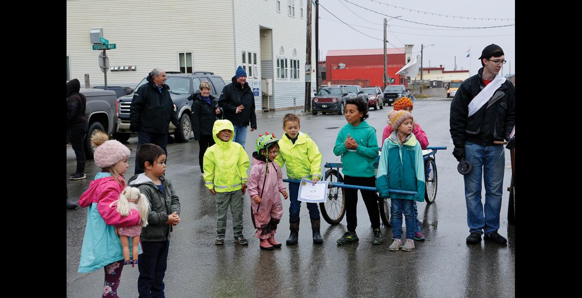 Photo by Megan Gannon WINNERS — The Whales bask in their victory at the 2022 Bathtub Race. Captain June Ventress led her teammates Theodore Ventress, Silas Ventress, Zulu Nichols, Ella Hubert and Joetta Hubert.