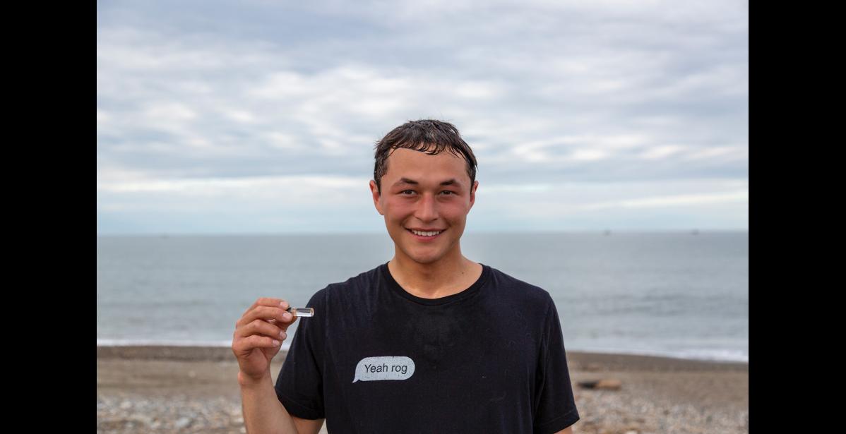 Photo by Sarah Manriquez As the first-place winner and top male finisher of this year’s Gold Dust Dash, Wilson Hoogendorn earned a gold nugget prize on Saturday, June 21, 2025.