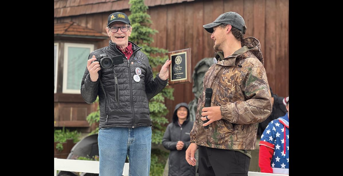 Photo by Diana Haecker CITIZEN OF THE YEAR— Leon Boardway received the Citizen of the Year award, presented by Rotarian Drew McCann.